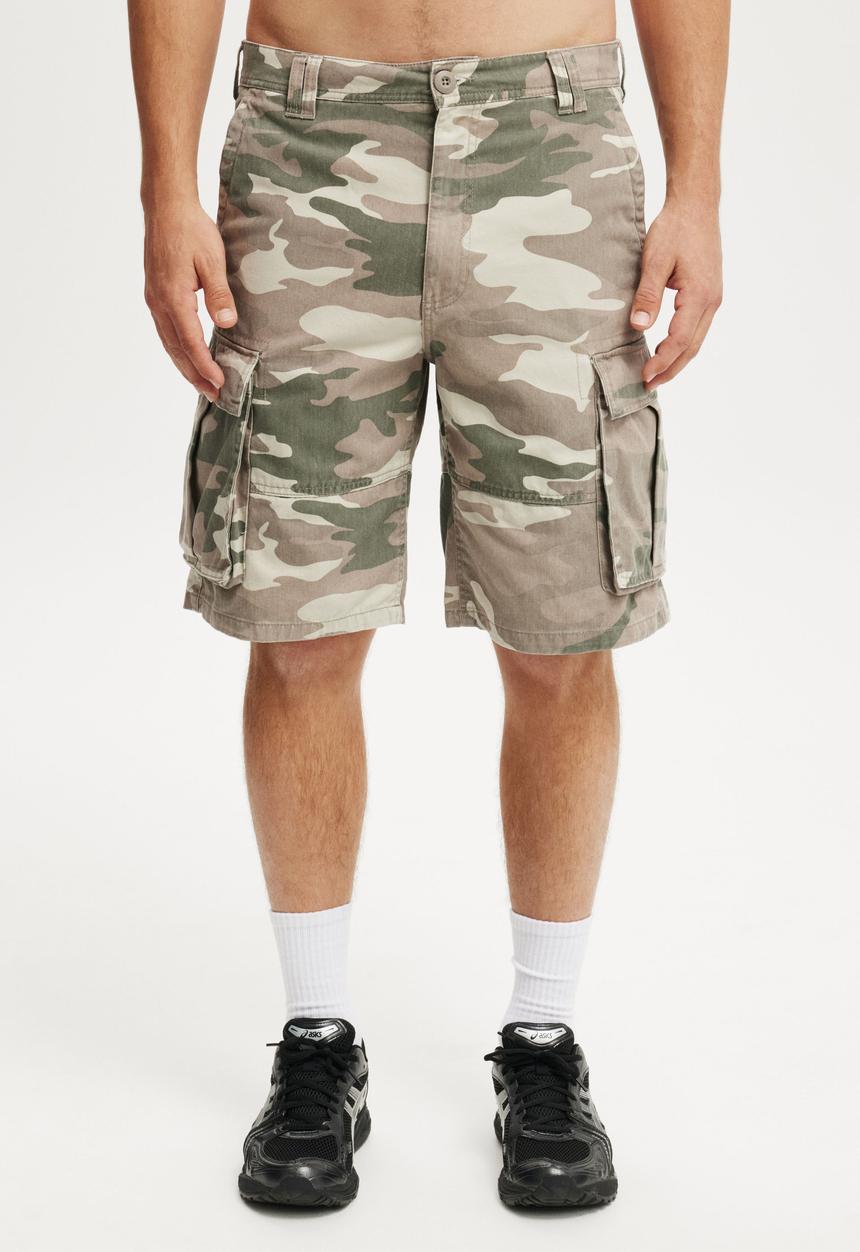 Cotton On - Baggy Cargo Short - Desert Camo