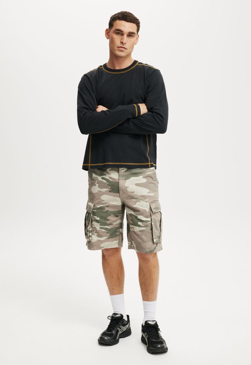 Cotton On - Baggy Cargo Short - Desert Camo