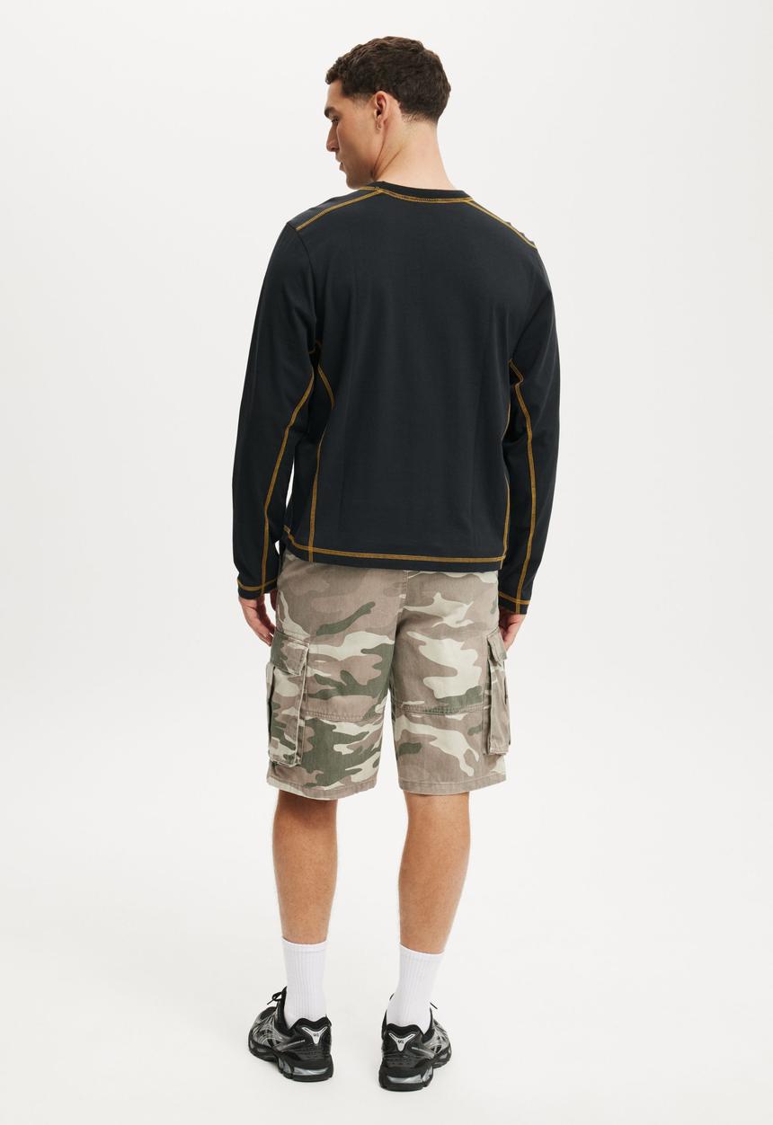 Cotton On - Baggy Cargo Short - Desert Camo