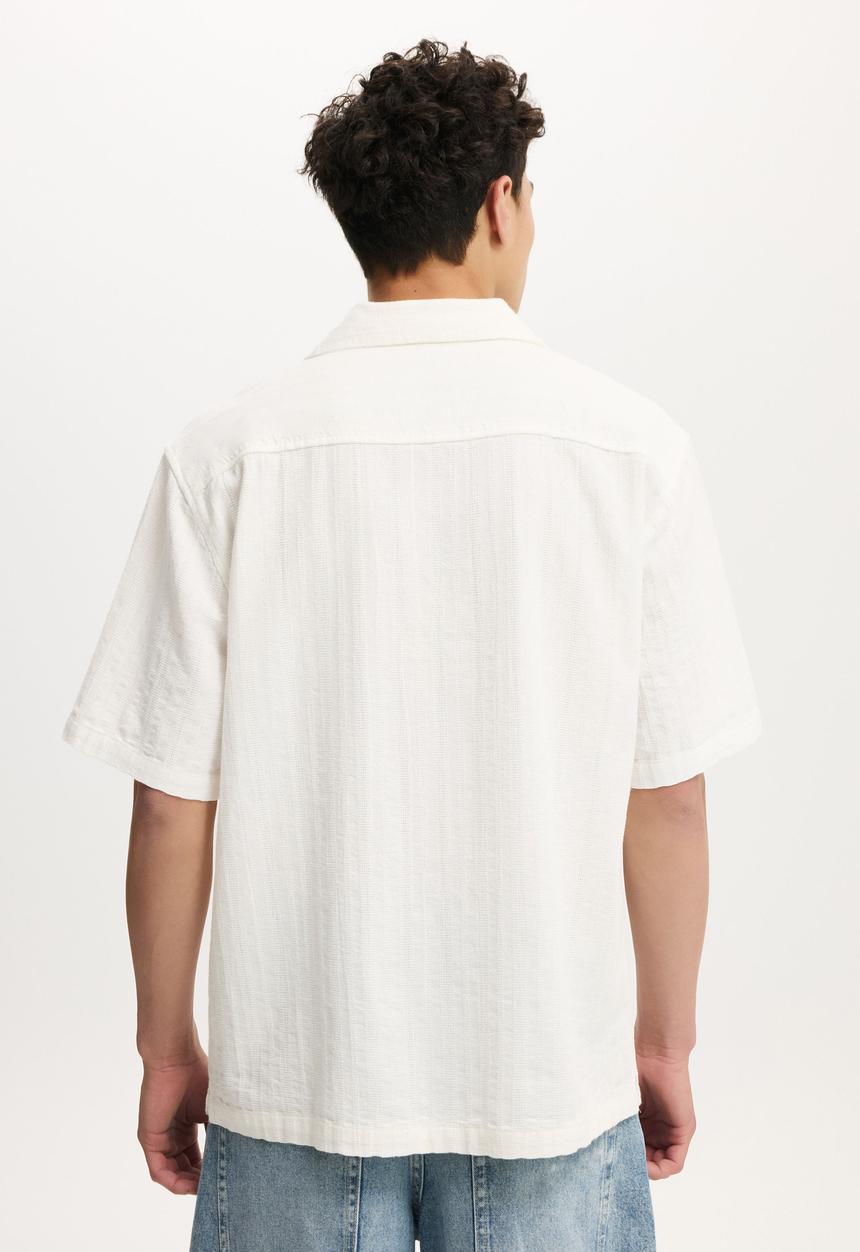 Cotton On - Washed Box Fit Short Sleeve Shirt - White