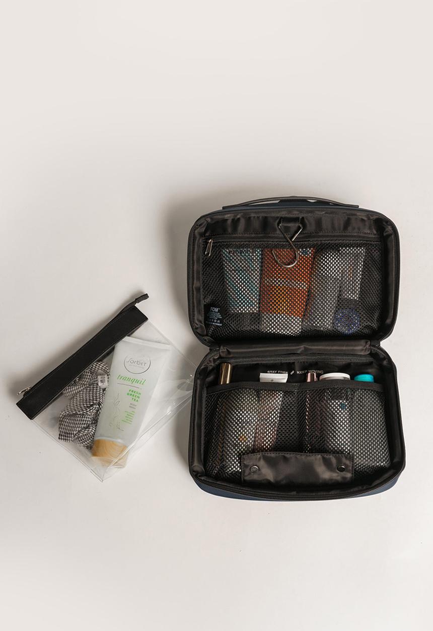 Freedom of Movement - Wash Bag - Navy
