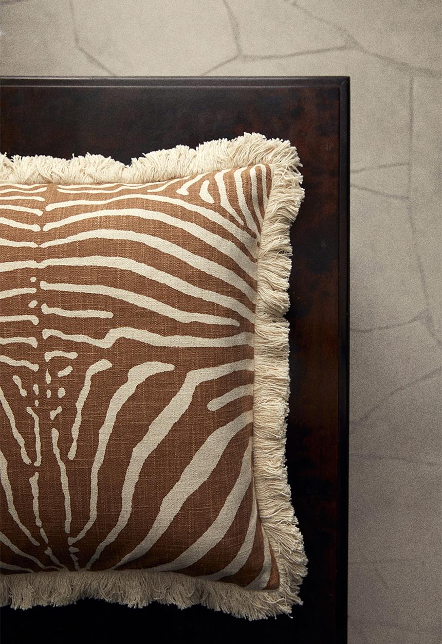 H&M - Fringed linen-blend cushion cover - light brown/zebra print