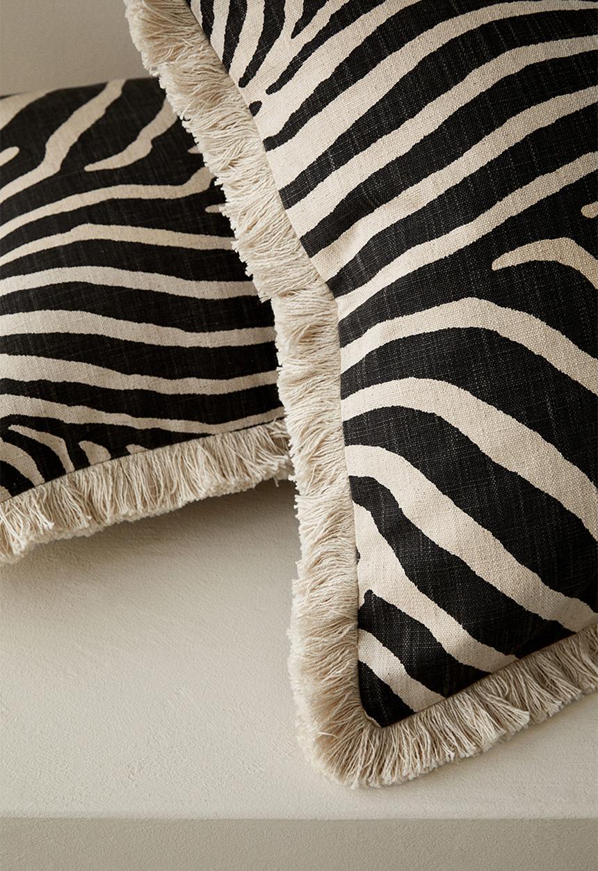 H&M - Fringed linen-blend cushion cover - light beige/zebra print