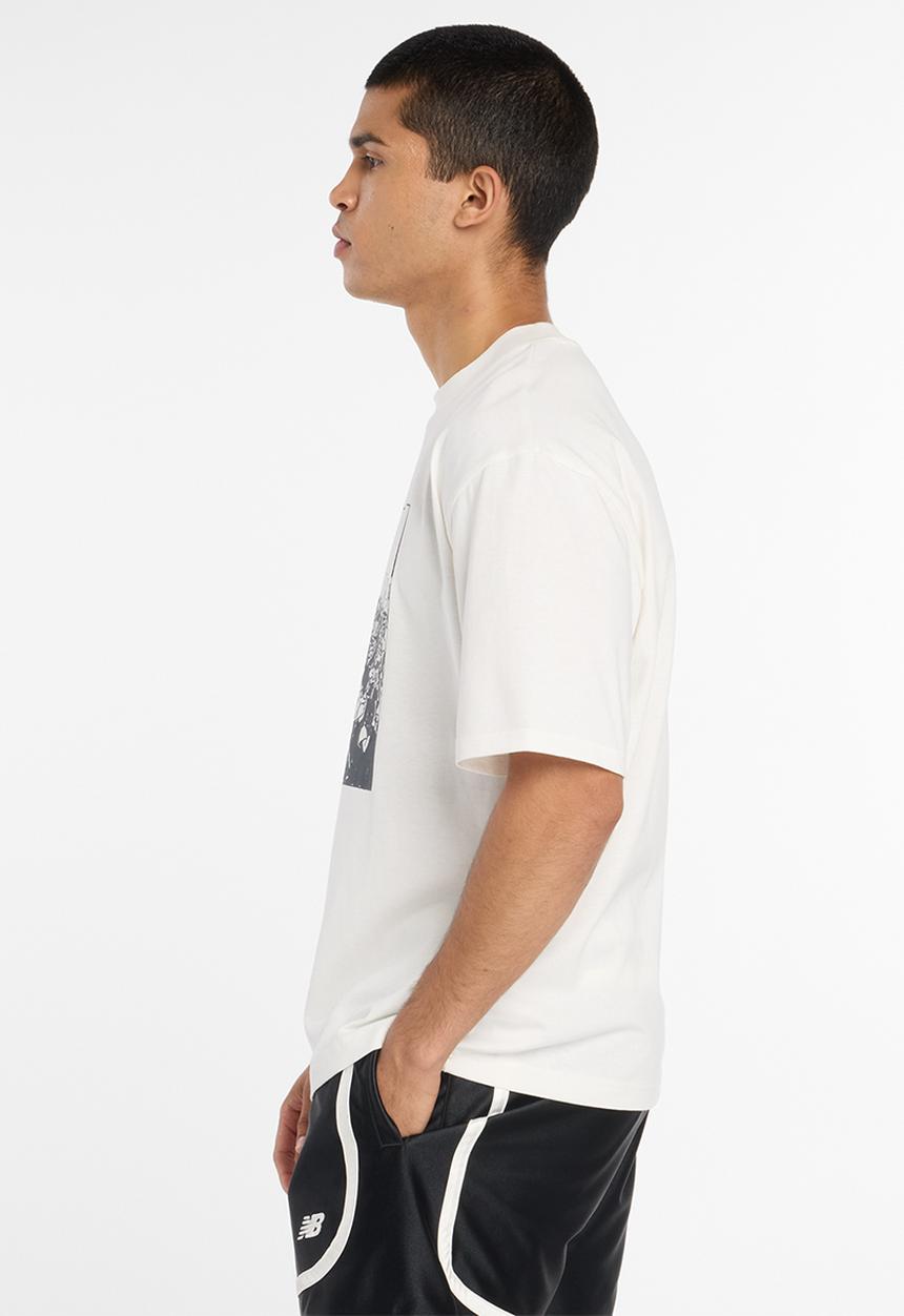 New Balance  - Hoops Championship Graphic Tee - Off White