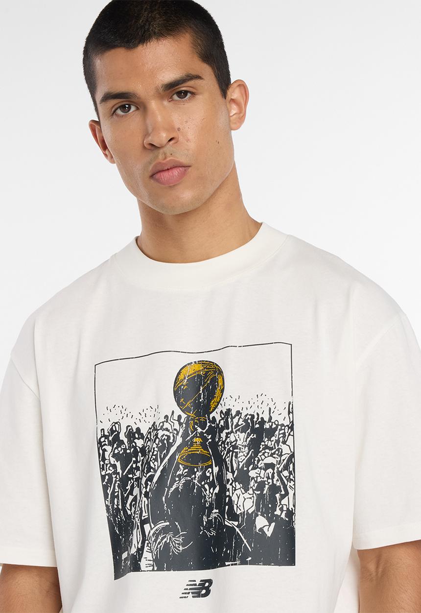New Balance  - Hoops Championship Graphic Tee - Off White