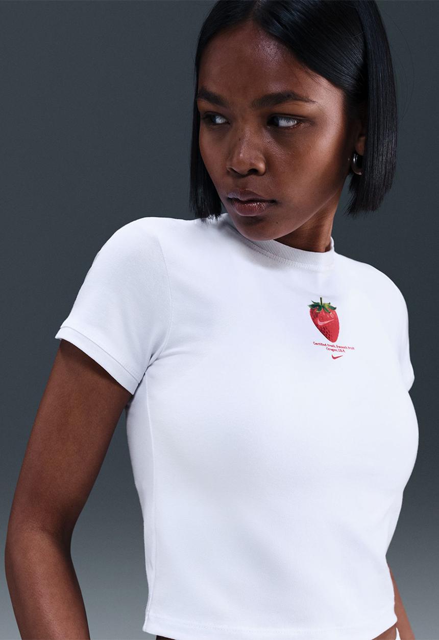 Nike - W Nsw Frt Ss Baby Stwbry Tee - White