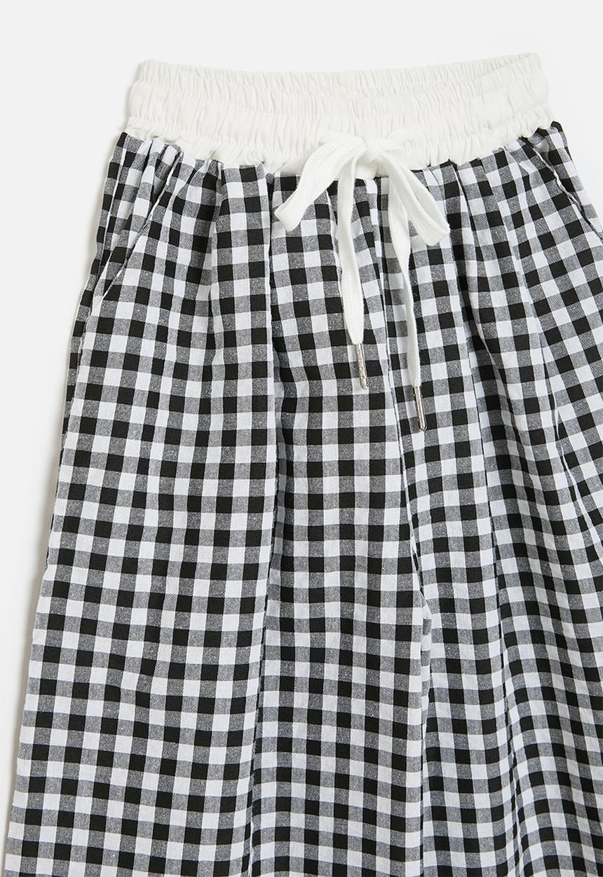 Pop Candy - Wide waistband pants with slanted inset pockets - black gingham