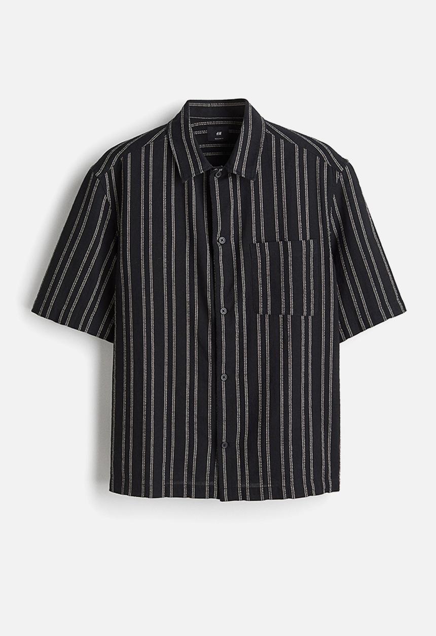 H&M - Regular fit short-sleeved shirt - black/striped