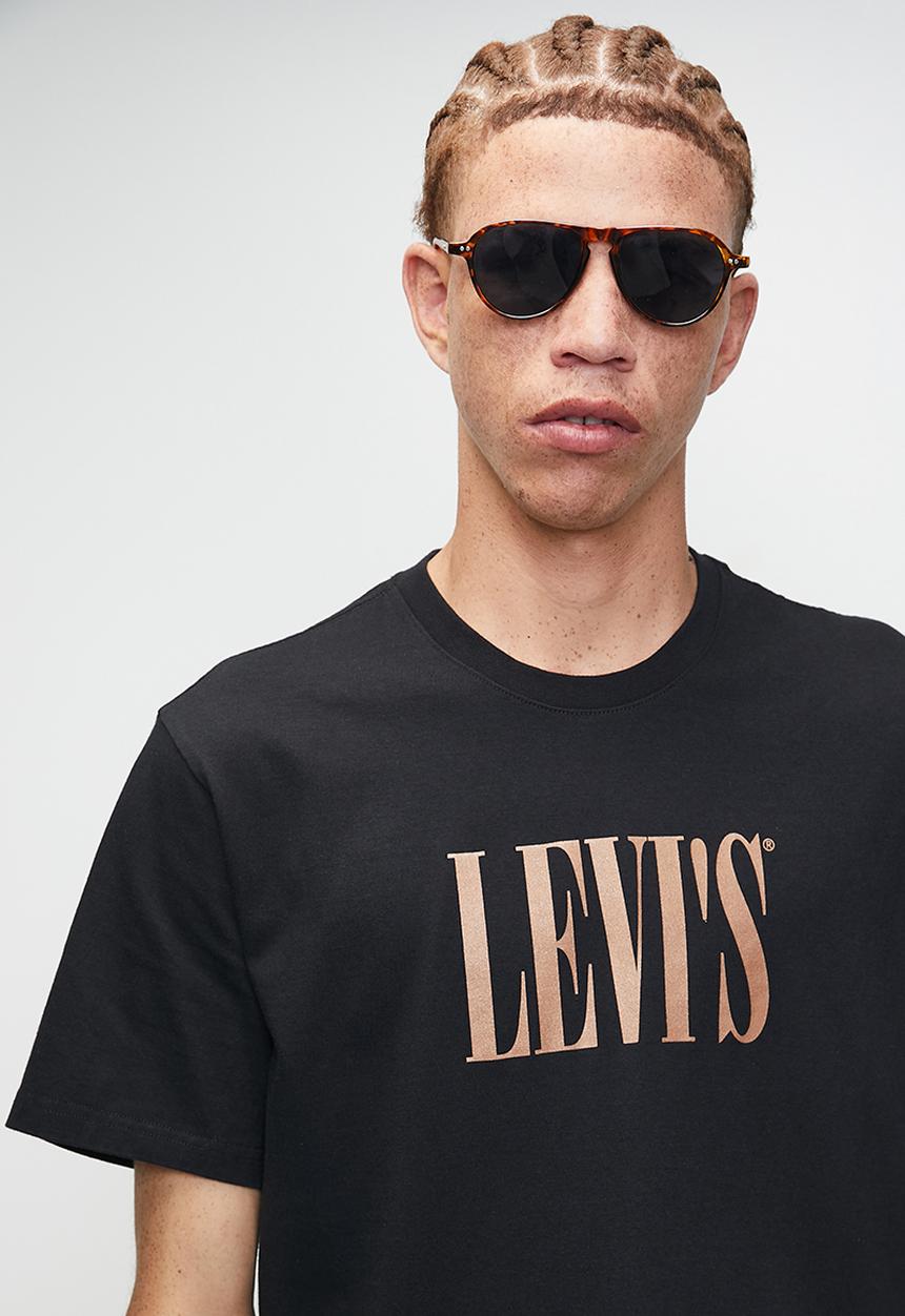 Levi’s® - Ss Relaxed Fit Tee - Ssnl Serif Holiday Jet Black Graphic
