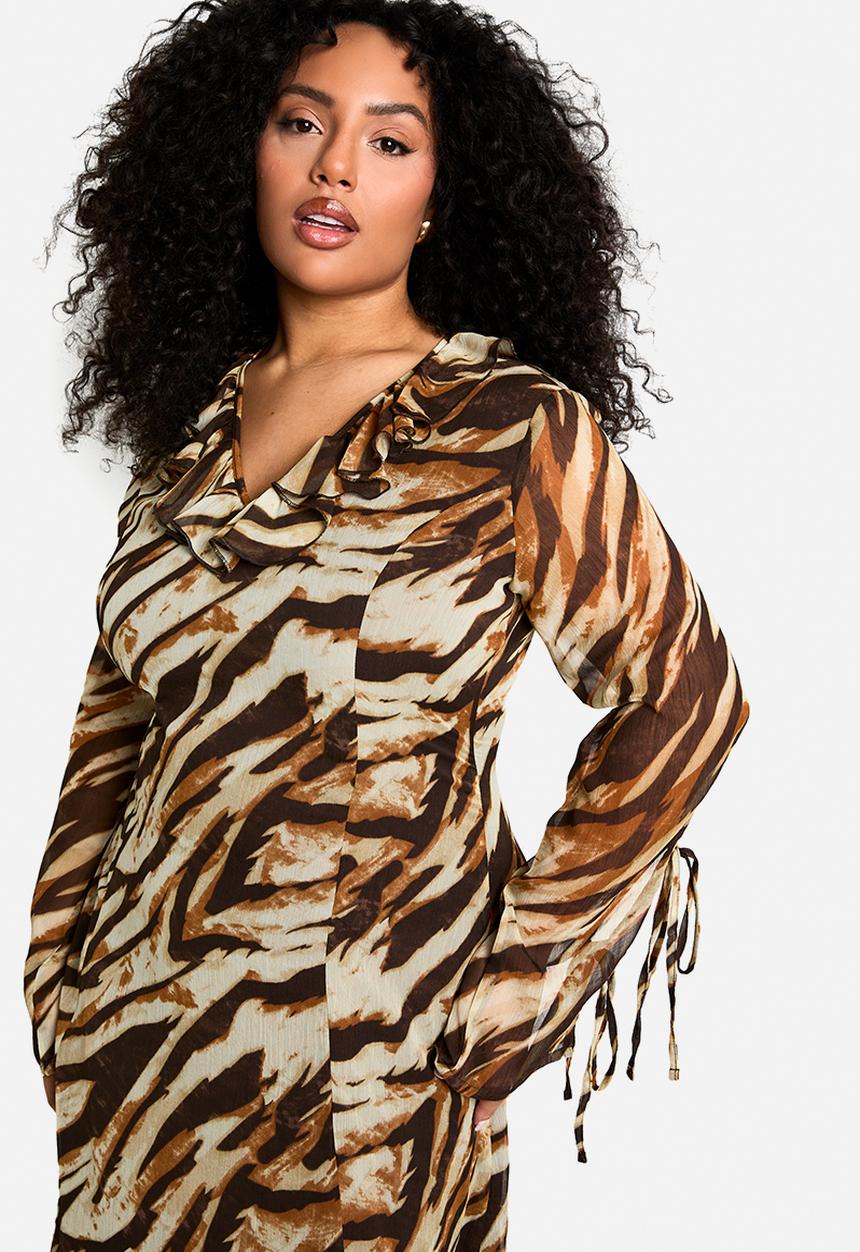 boohoo - Plus Animal Print Maxi Dress - Brown