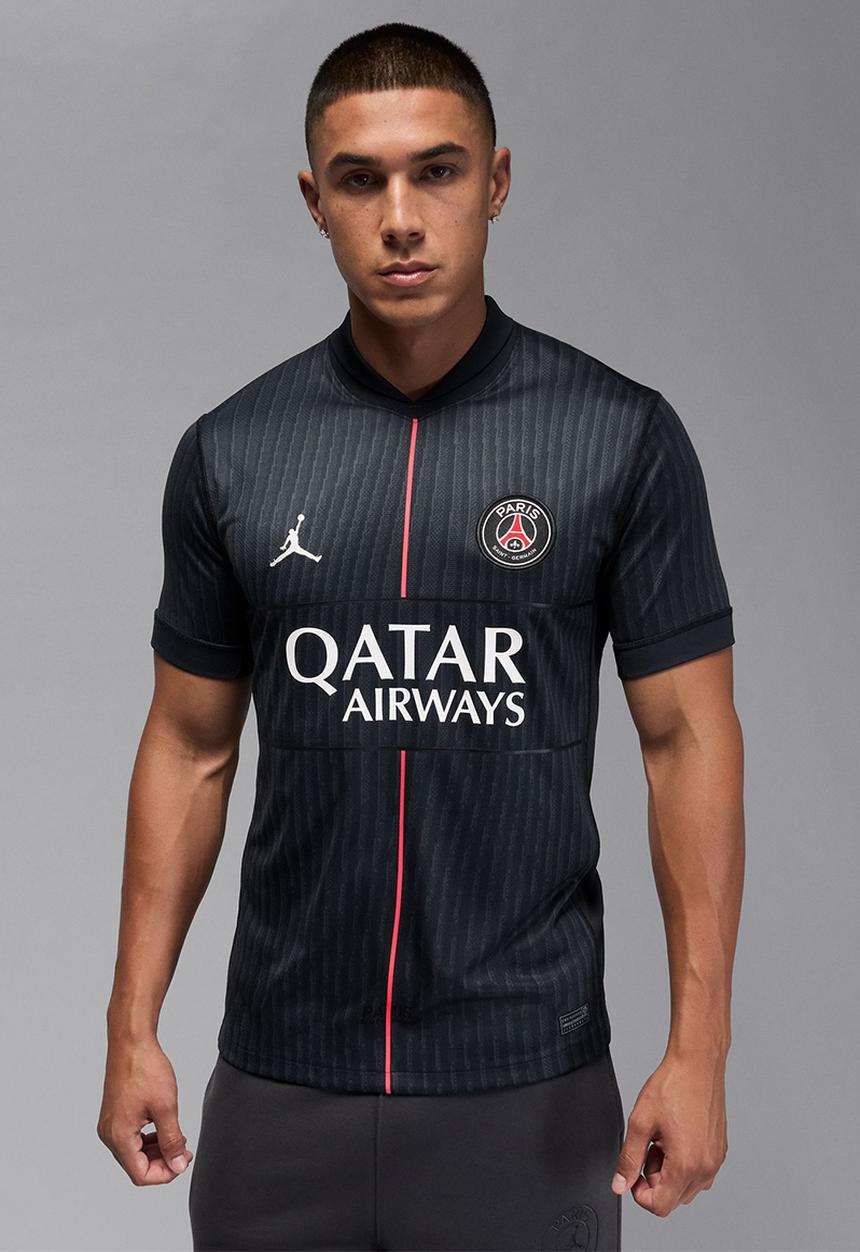 black and pink psg top