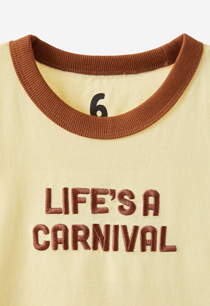 Cotton On - Jonny short sleeve graphic print tee - baby yellow/lifes a carnival