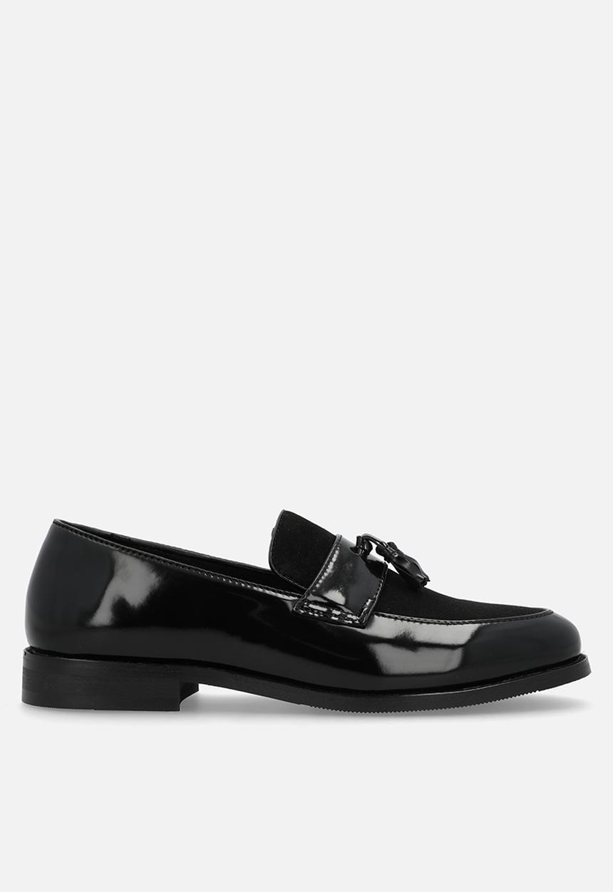 PC - Tassel Slip on - black