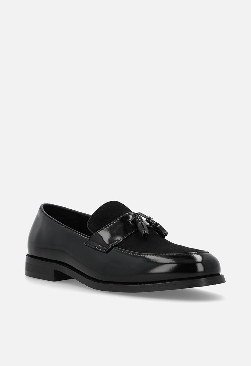 PC - Tassel Slip on - black