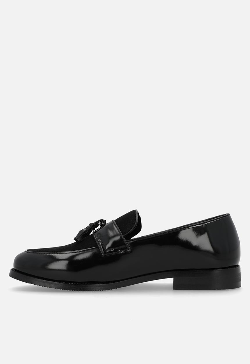 PC - Tassel Slip on - black