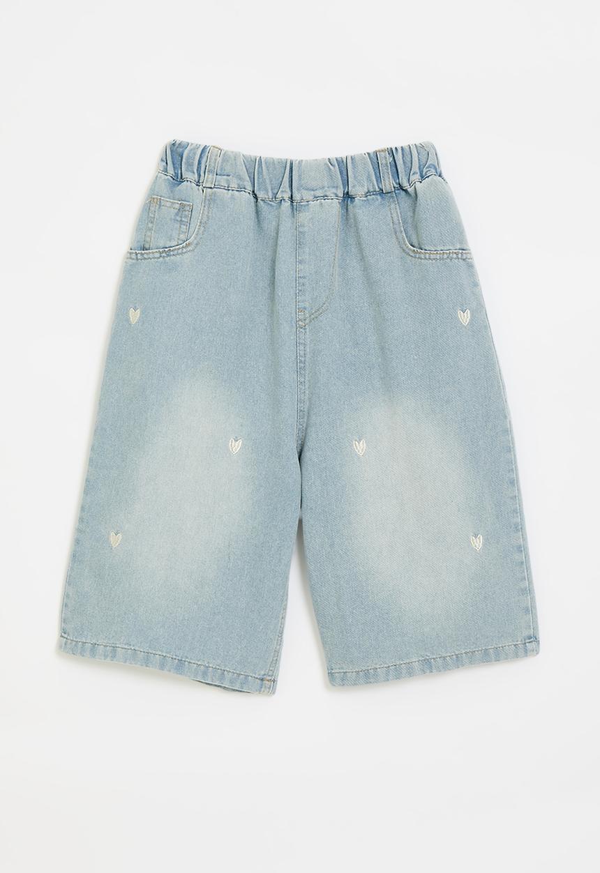 Pop Candy - Stonewash denim shorts with embroidered hearts - light blue