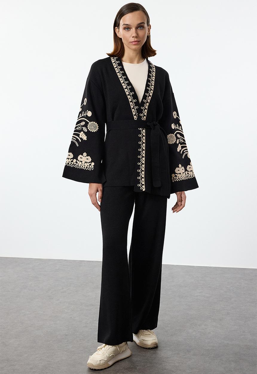 Trendyol - Double Breasted Collar Embroidered Belted Knitwear Suit Set - Black