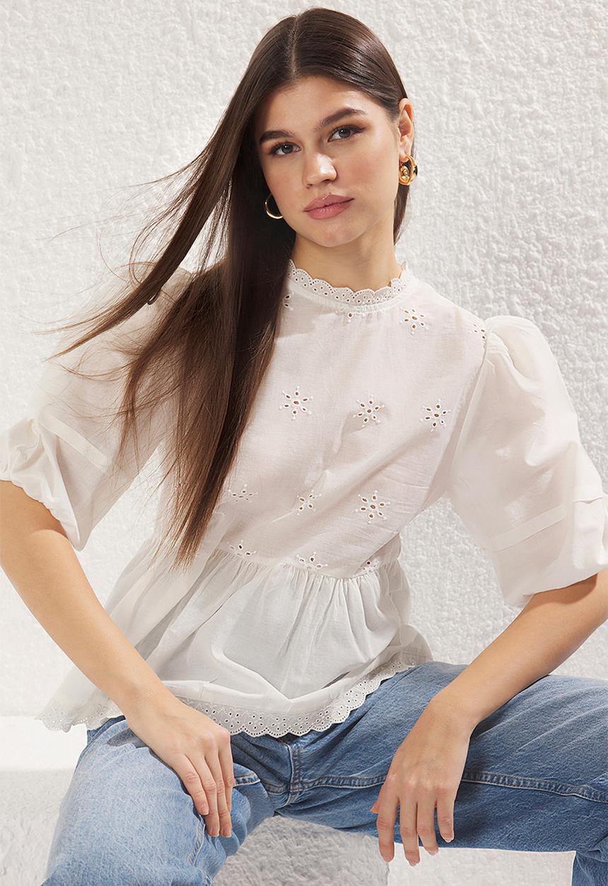Trendyol - Balloon Sleeve Round Neck Woven Blouse - White