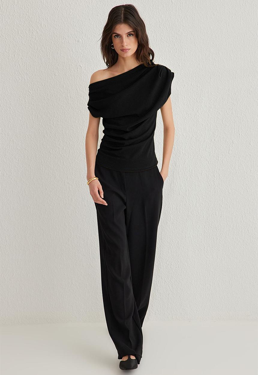 Trendyol - Knitted Blouse with Asymmetrical Neckline and Drape Detail - Black