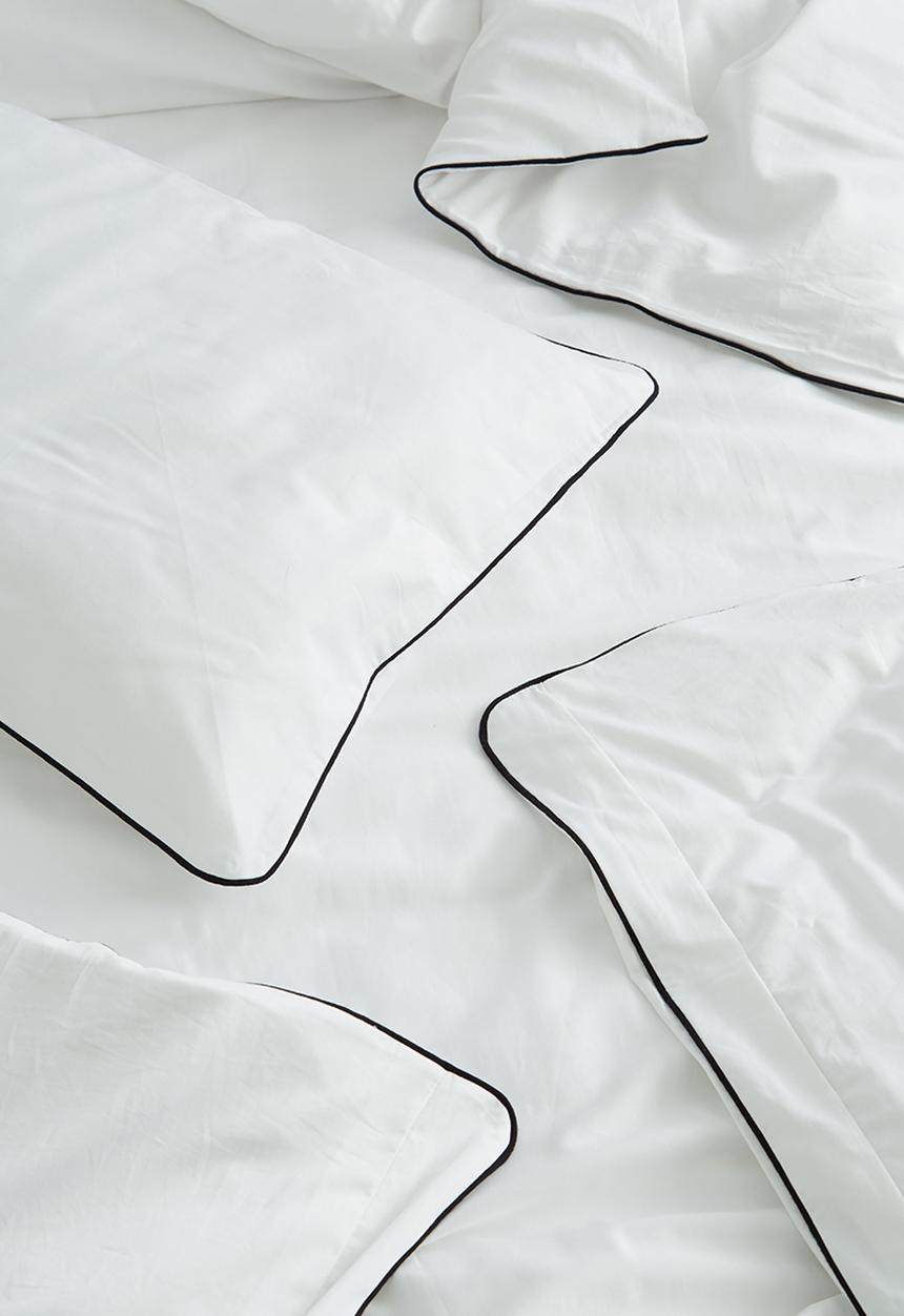 Sixth Floor - Black piping cotton duvet set
