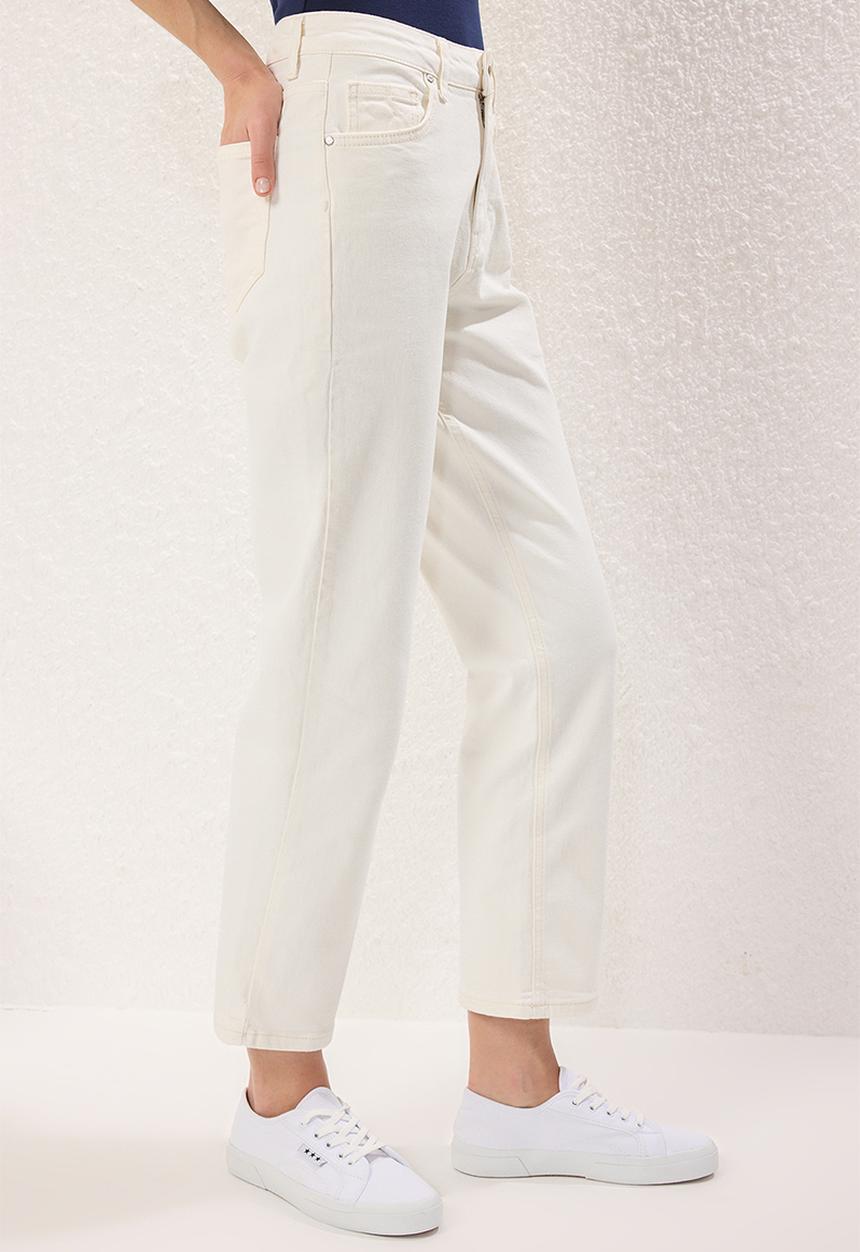 Trendyol - High Waist Straight Cut Straight Jeans  - White