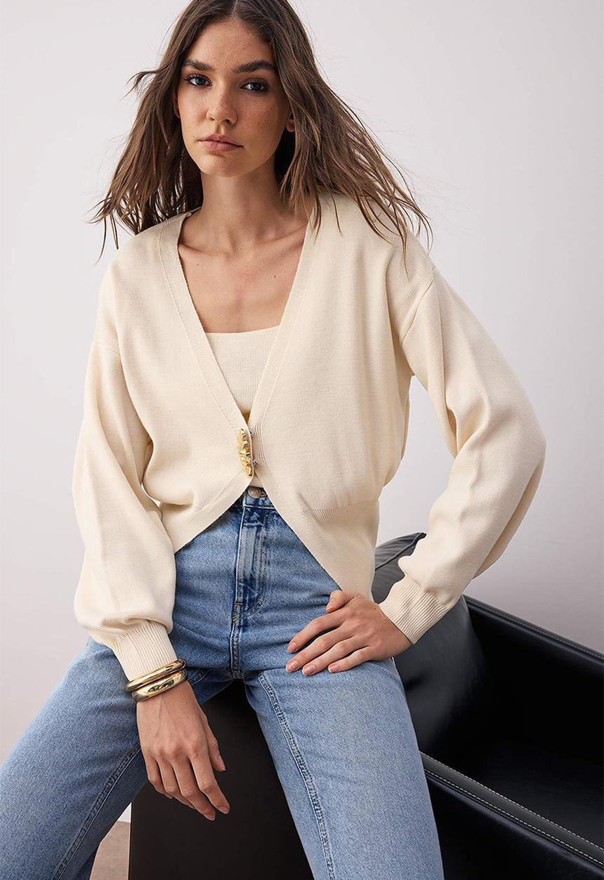 Trendyol - Button Detailed 2-Piece Viral Knitwear Cardigan-Blouse Set - Ecru