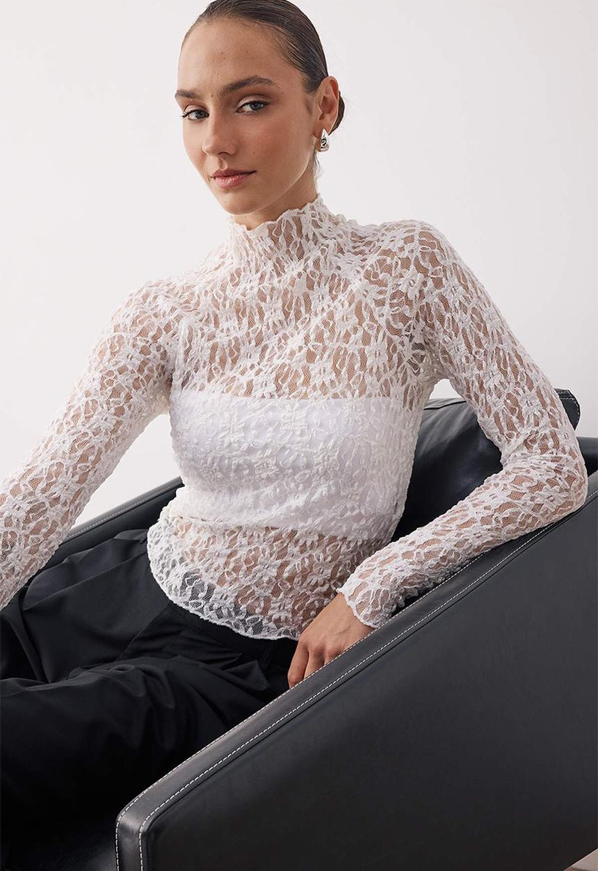 Trendyol - Fitted/Slim Fit Raglan Sleeve Lace Stretch Knitted Blouse - Ecru