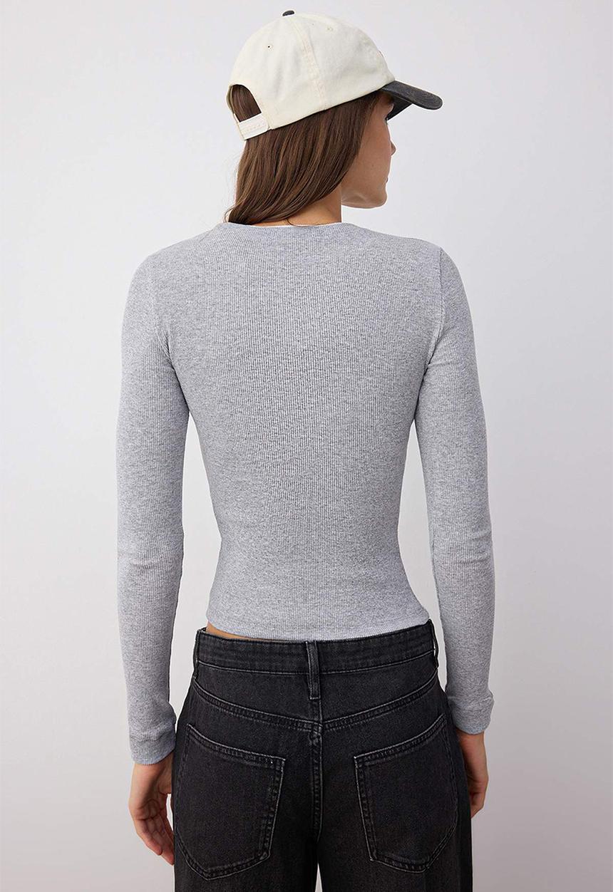 Trendyol - Piping Detail Crew Neck Ribbed Stretchy Knitted Blouse - Grey Melange