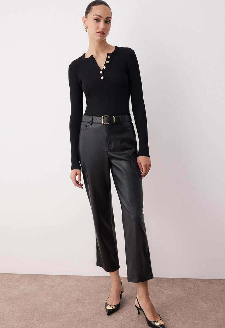 Trendyol - Button Fitted/Slim Fit Stretch Rib Knit Blouse - Black