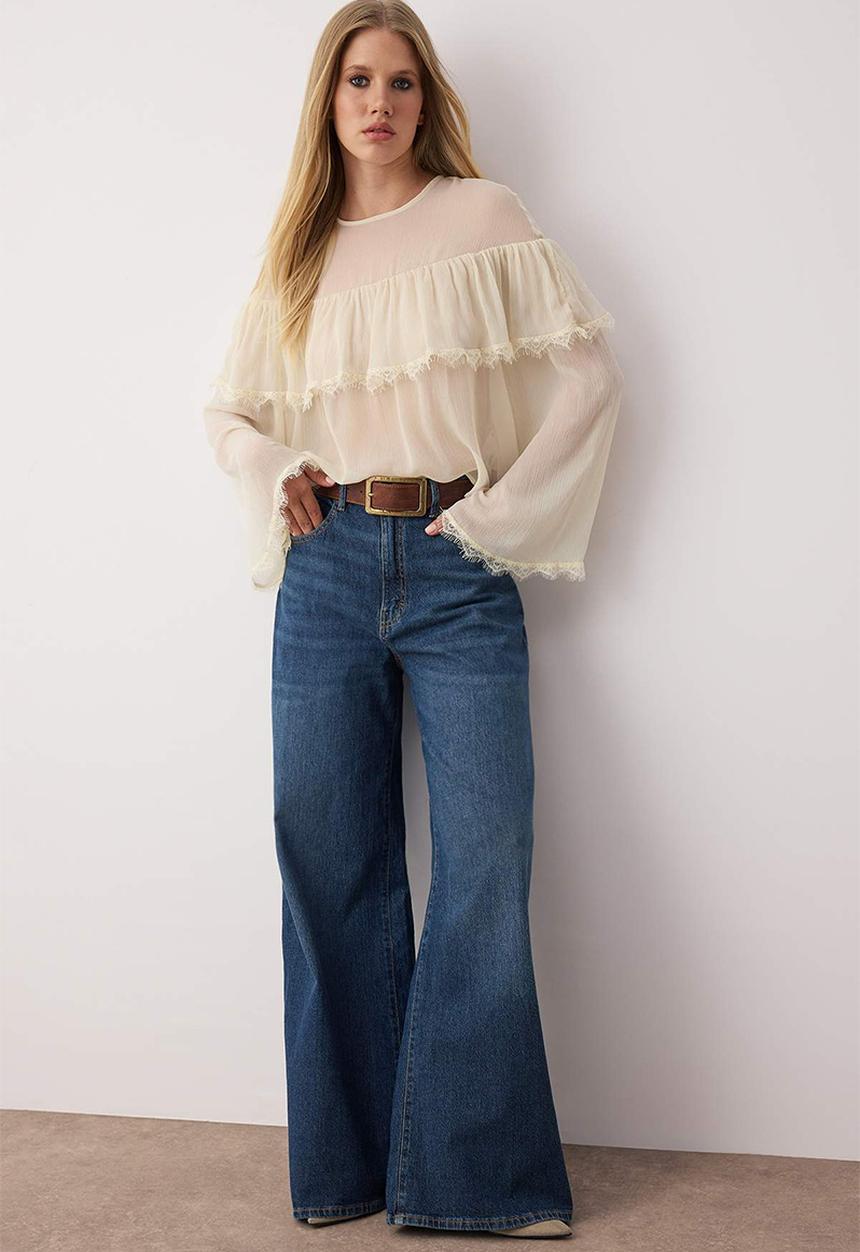 Trendyol - Chiffon Lace Detailed Round Neck Woven Blouse - Ecru