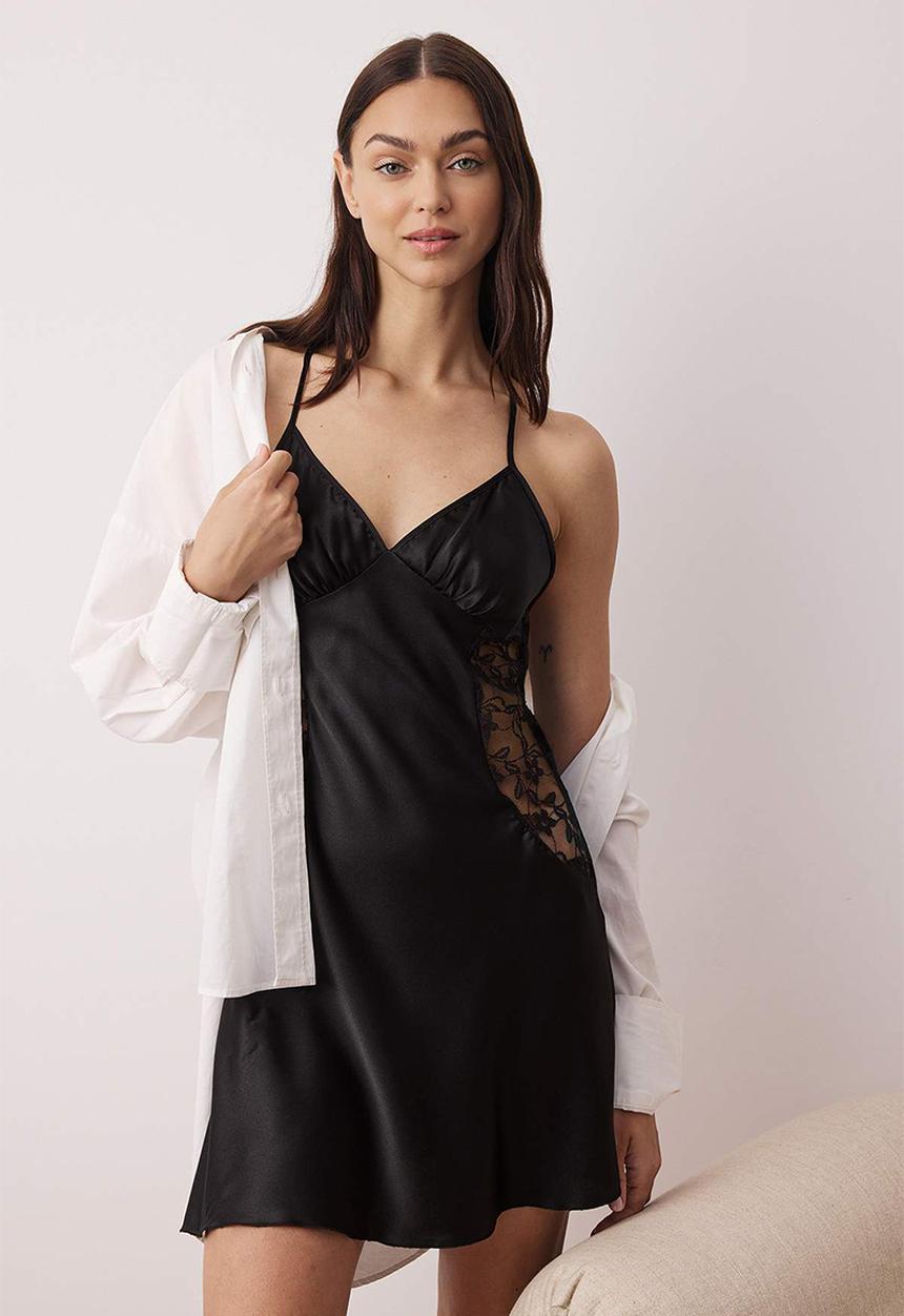 Trendyol - Lace detailed nightie - black