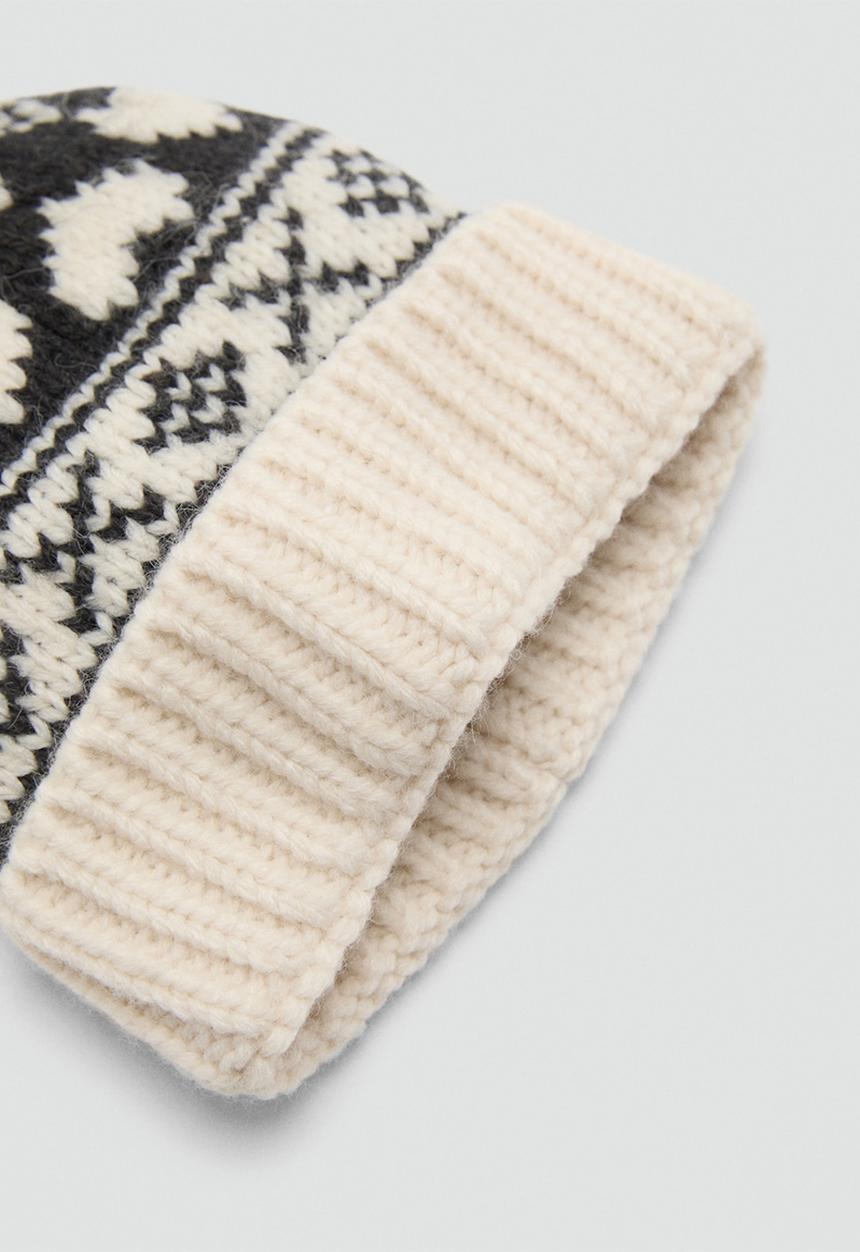 MANGO - Beanie heart - Light Beige