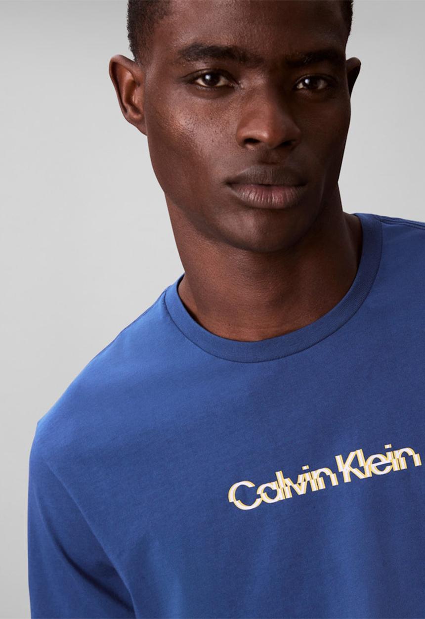 Calvin Klein - Ss Glitched Logo Eu Classic Tee - Blue Jean