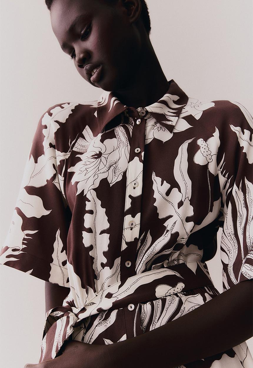 H&M - Tie-belt shirt dress - dark brown floral 