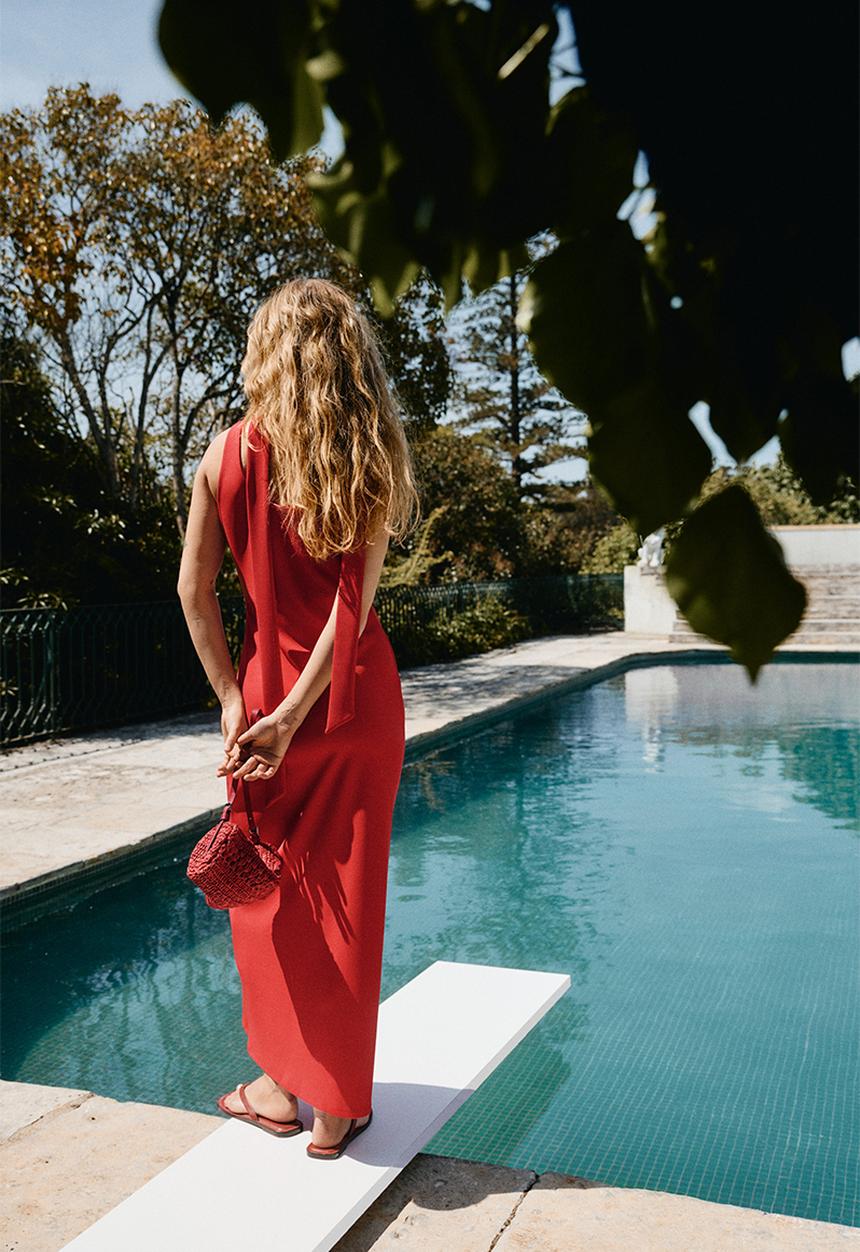 H&M - Bodycon dress with scarf - bright red