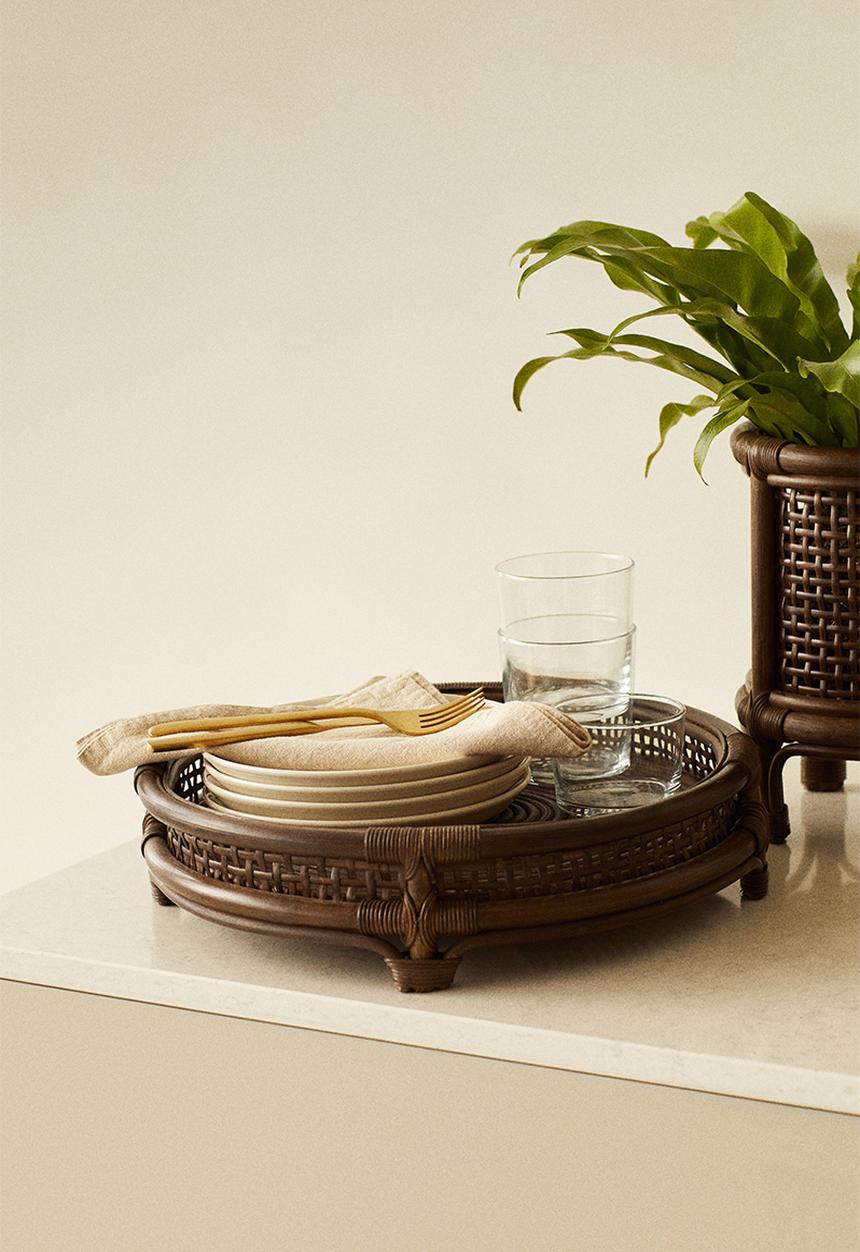 H&M - Round rattan tray - brown