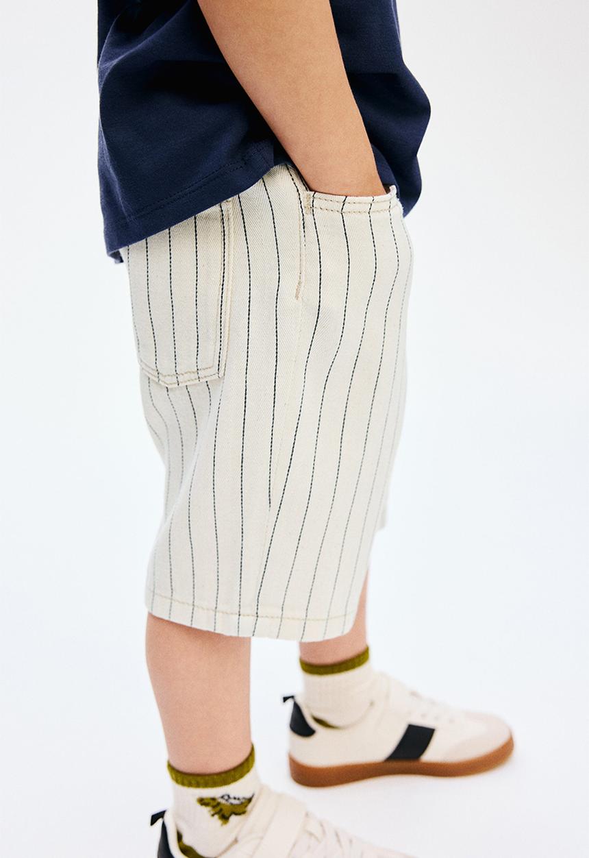 H&M - Loose fit denim shorts - cream/striped