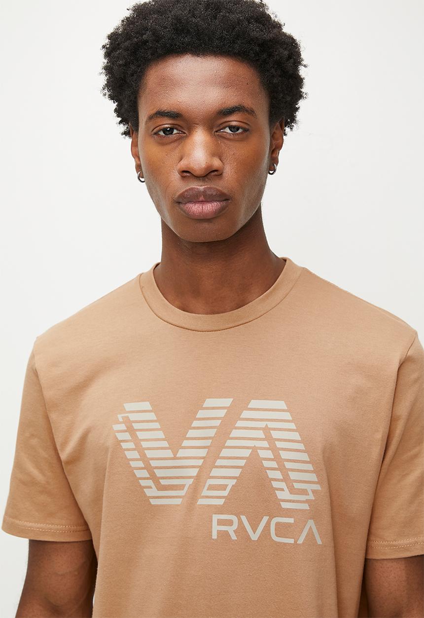 RVCA - SEPERATION SS TEE - earth clay (ETHC)