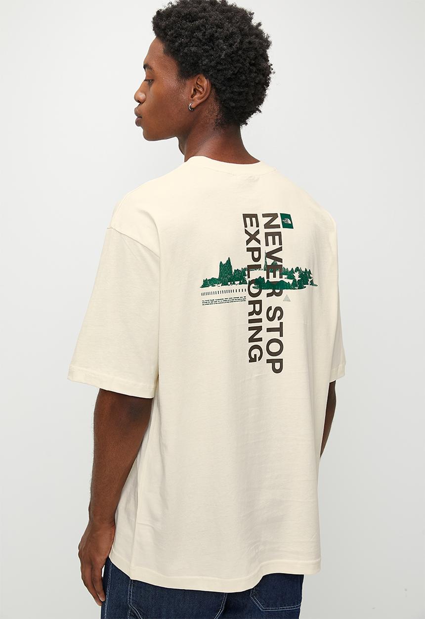 The North Face - S/S Digital Mo  Ntain Range Tee Oversize Fit - White Dune/Smokey Brown-Evergreen (9If)