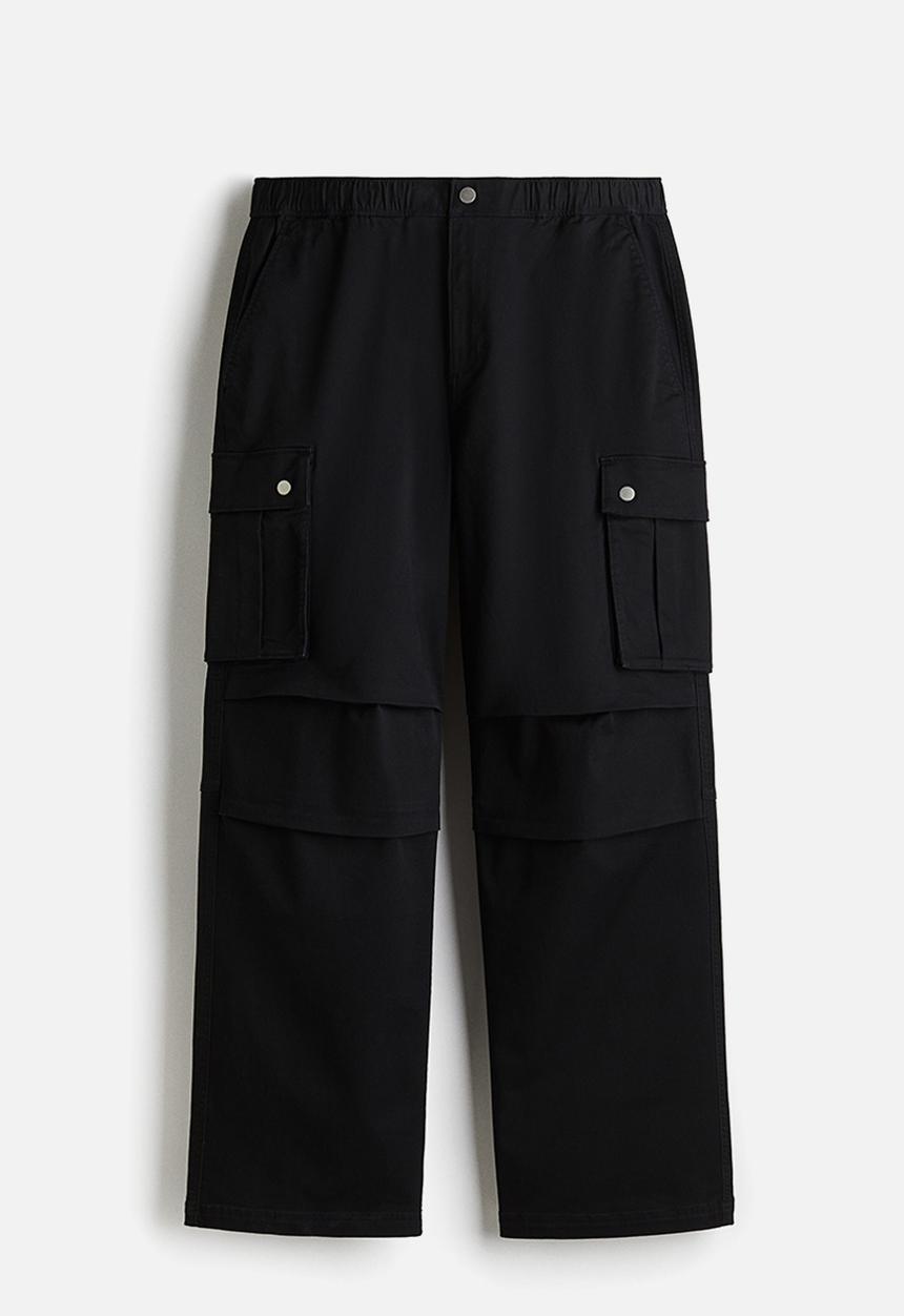 H&M - Loose fit cargo trousers - black
