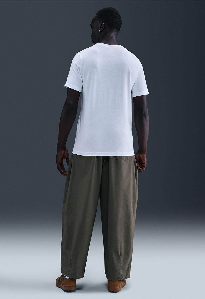Nike - NSW Club Tee fash - White/Metallic Gold