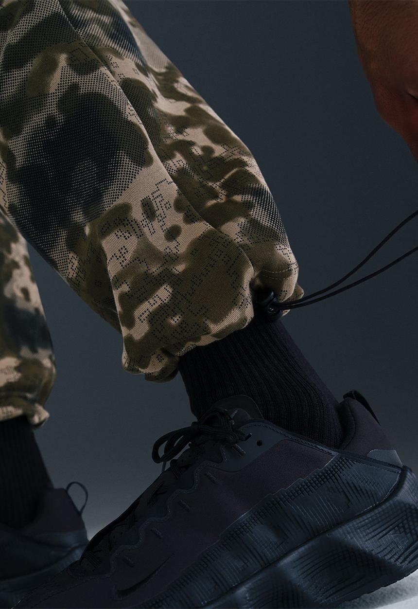 Nike - Nike Tech Open-Hem Fleece Camo Pants