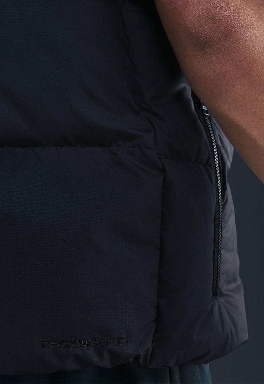 Nike - NSW Club Therma-FIT Loose Vest MX700 - Black/Black