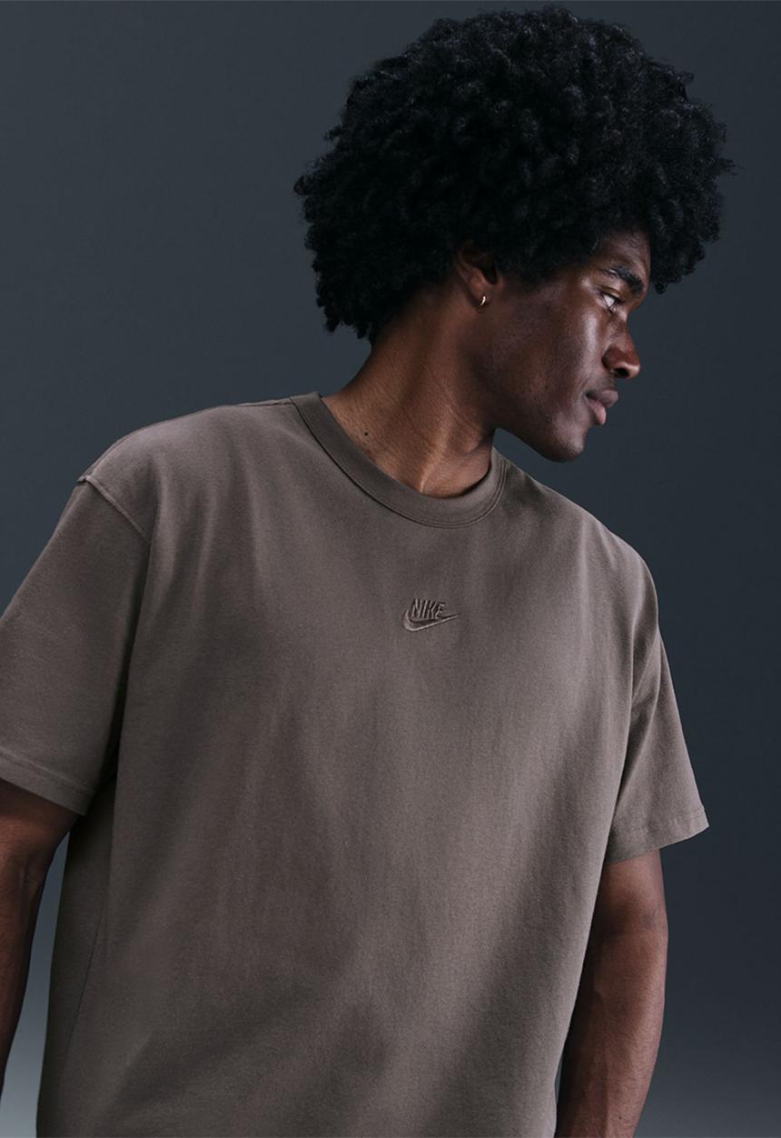 Nike - NSW  Premium Essentials  T-Shirt - Cave Stone
