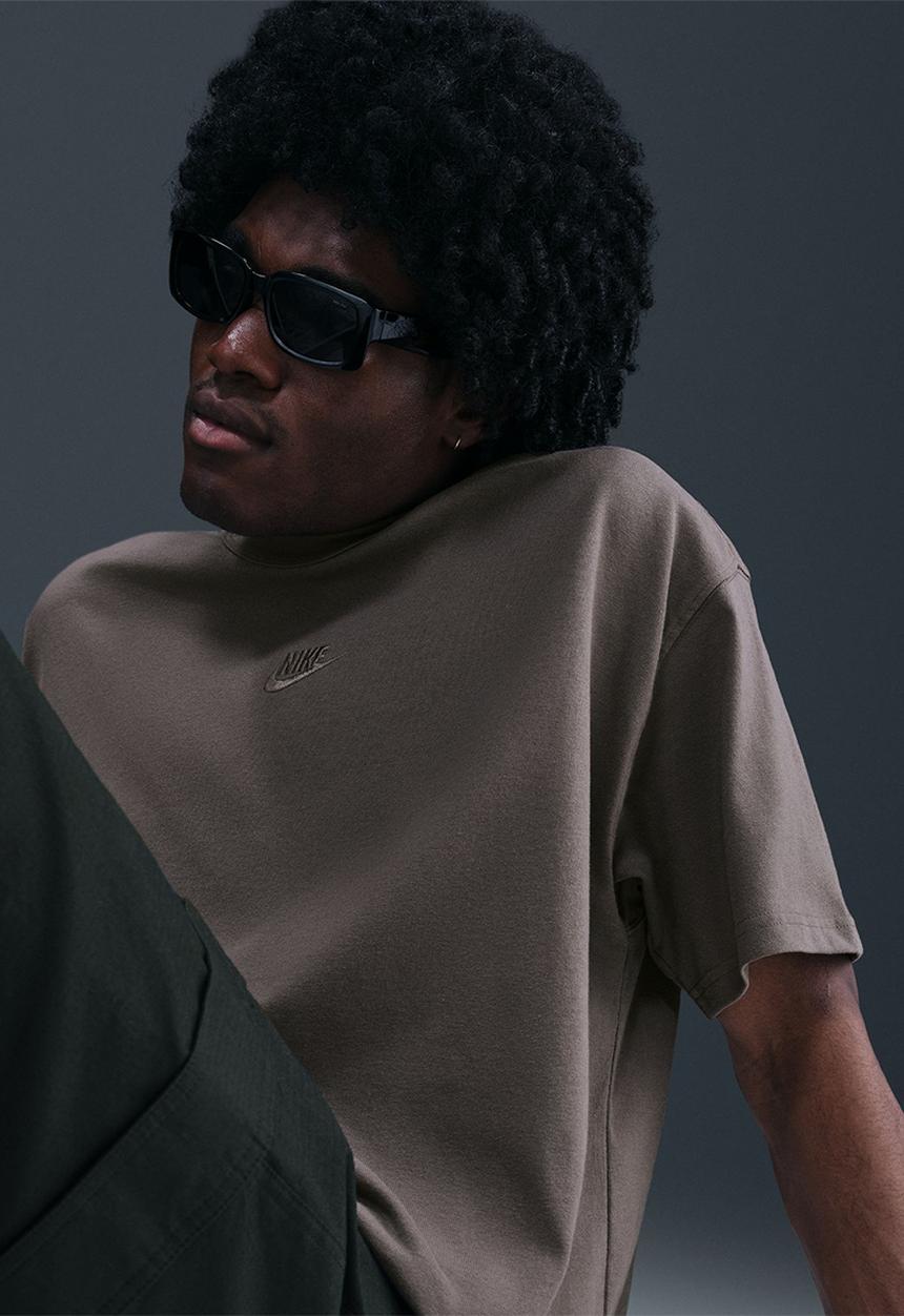 Nike - NSW  Premium Essentials  T-Shirt - Cave Stone