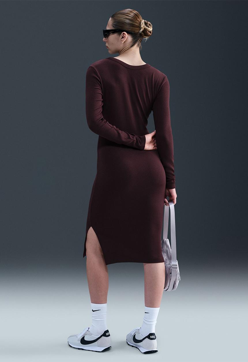 Nike - Tight Long-Sleeve Midi Dress - Burgandy