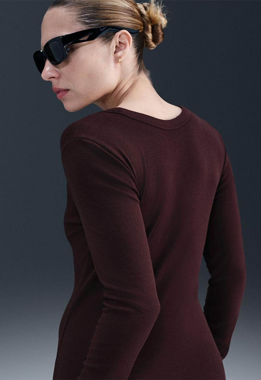 Nike - Tight Long-Sleeve Midi Dress - Burgandy