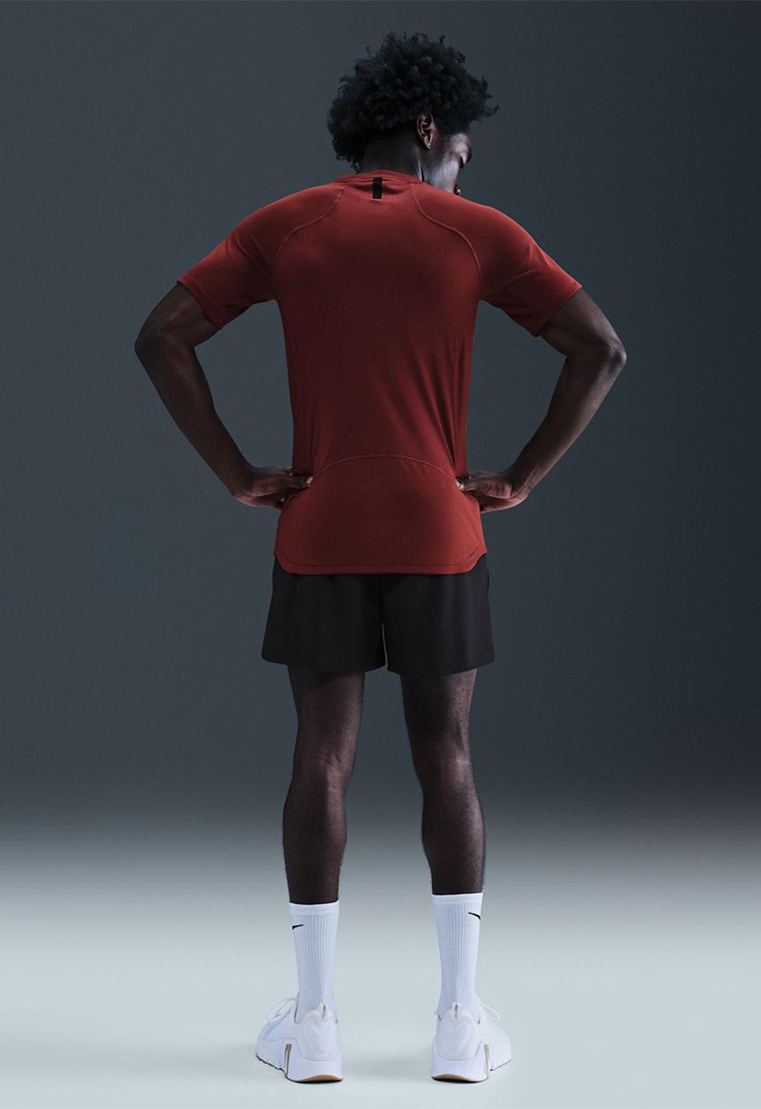 Nike - Nike Pro Training  Dri-FIT S/S Top - Dark TeaRed/Black