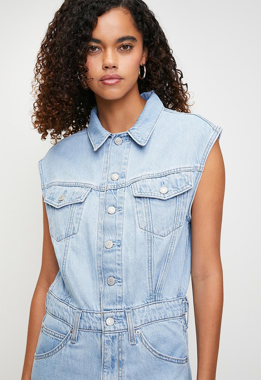 Levi’s® - Iconic Sleeveless Dress - Wrapped In Blue