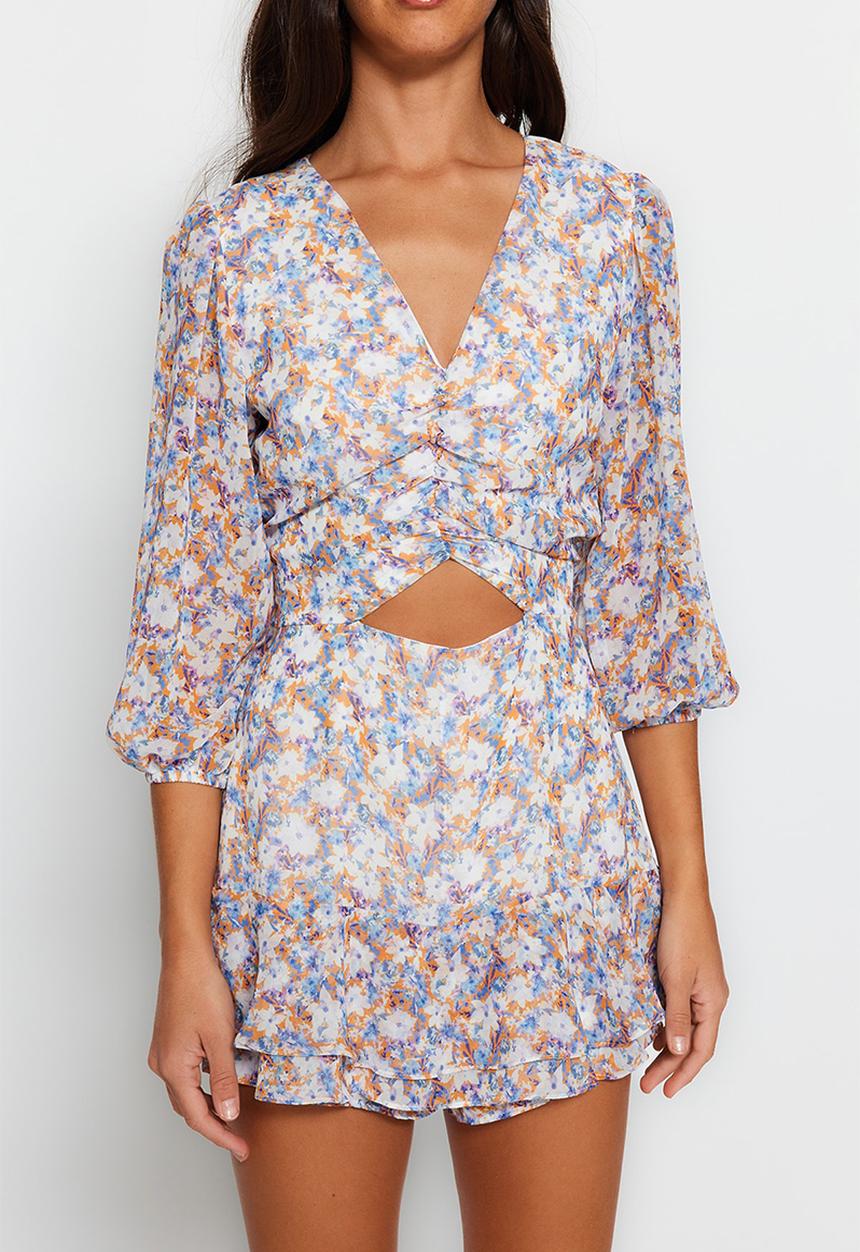 Trendyol - Floral Patterned Cut Out Detailed Mini Lined Chiffon Woven Jumpsuit - Multi